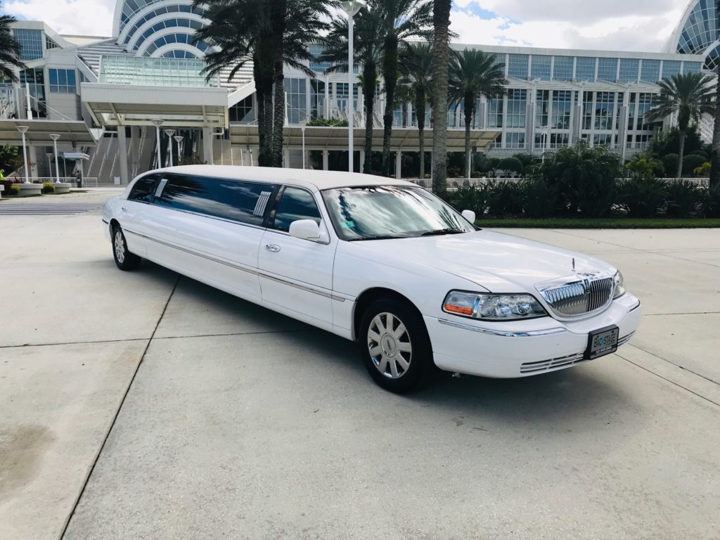 Stretch White Limo, Lincoln Town Car